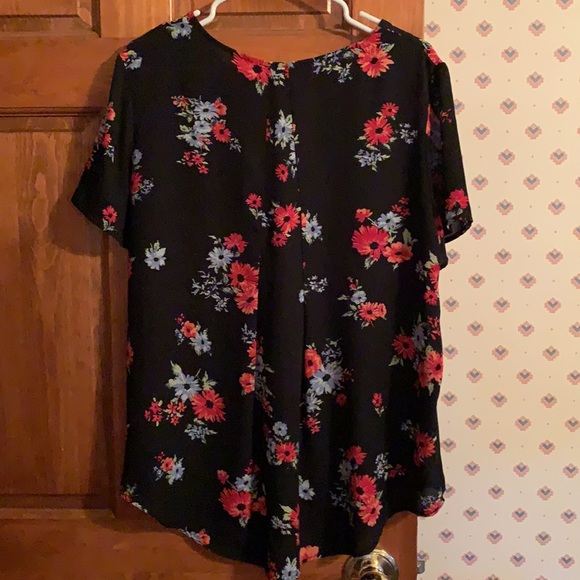 Chelsea & Theodore Top Size XL - Picture 2 of 3